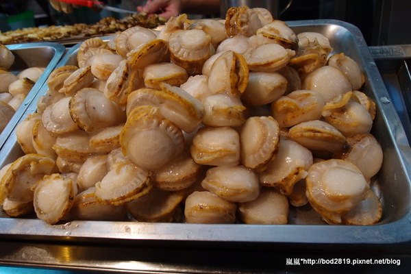 北海道黃金干貝燒：【台中逢甲】北海道黃金干貝燒－干貝很新鮮好吃，一串40不貴！