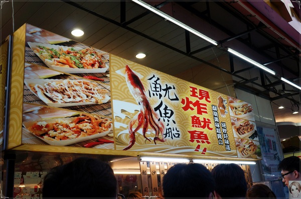 台中一中街：[台中追五月天小旅行]台中 一中街小吃吃透透~這裡整個就是俗夠大碗啦