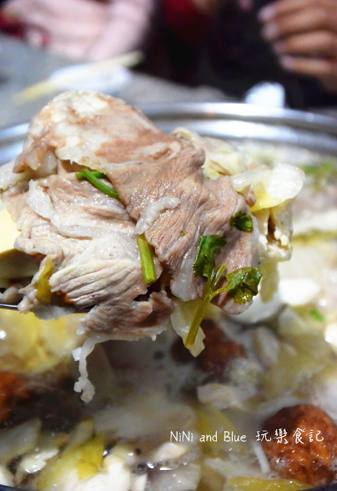 士官長酸菜白肉鍋吃到飽19.jpg