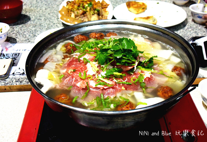 士官長酸菜白肉鍋吃到飽14.jpg