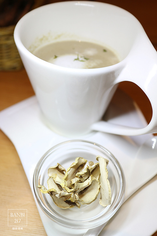 Banbi217 美食旅遊: 咖啡瑪榭(忠孝店) 台北無限時的咖啡館與義法餐廳,早午餐,下午茶 (明曜百貨,東區,捷運忠孝敦化站)