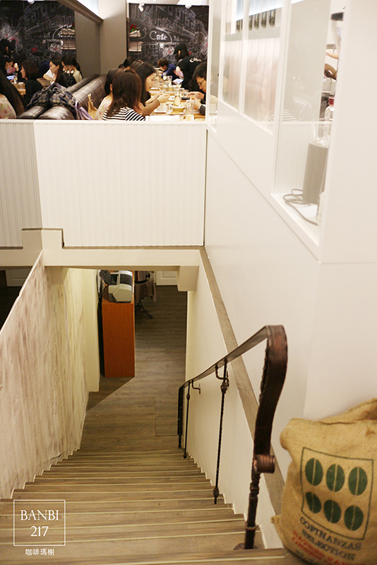 Banbi217 美食旅遊: 咖啡瑪榭(忠孝店) 台北無限時的咖啡館與義法餐廳,早午餐,下午茶 (明曜百貨,東區,捷運忠孝敦化站)