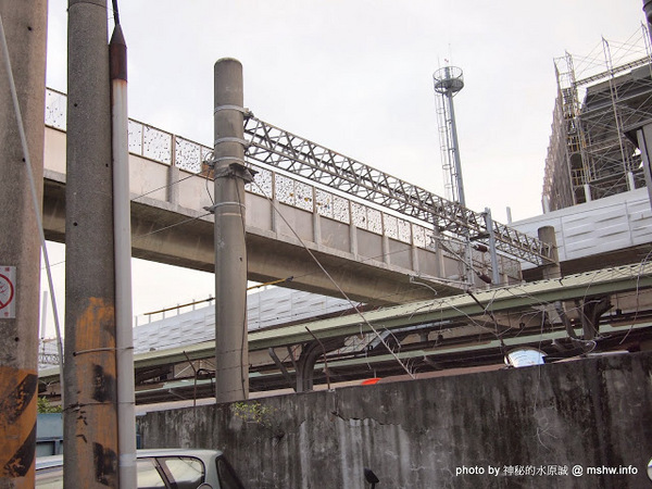 豐原心鎖橋：【景點】台中許願鐵鎖橋&心鎖橋@捷運TRA豐原車站 : 特別的鎖給特別的妳…妳讓我越來越不相信自己