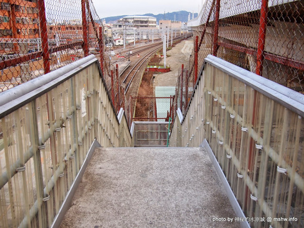 豐原心鎖橋：【景點】台中許願鐵鎖橋&心鎖橋@捷運TRA豐原車站 : 特別的鎖給特別的妳…妳讓我越來越不相信自己