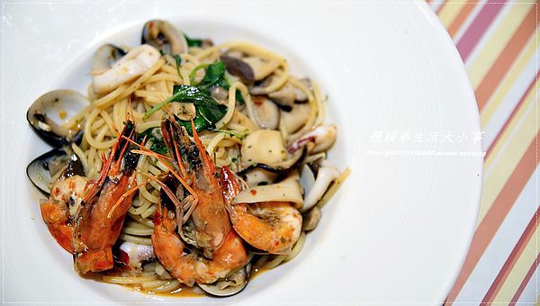 LIVE PASTA 饗樂義大利麵:【食記/台北市】捷運美食~尋找東區巷弄美食♪♪LIVE 饗樂♪♪