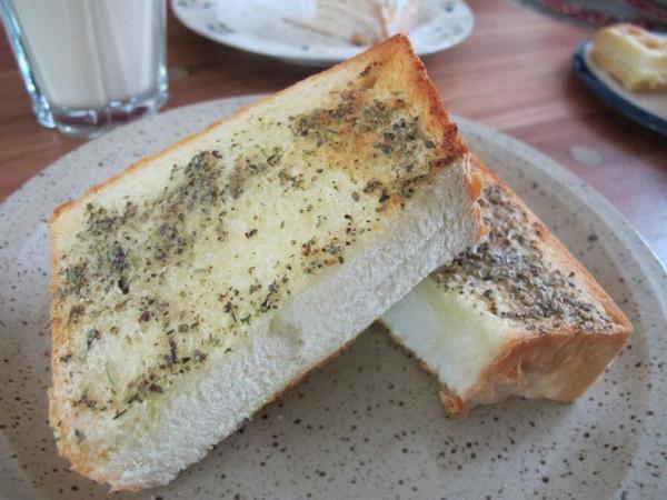 滿足花園：隱藏台南鄉下的神之甜點!!!千層派!!!!