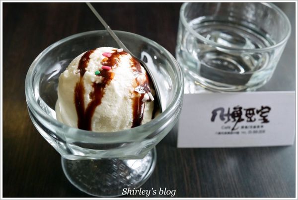 八塊畫室咖啡：桃園‧八塊畫室咖啡