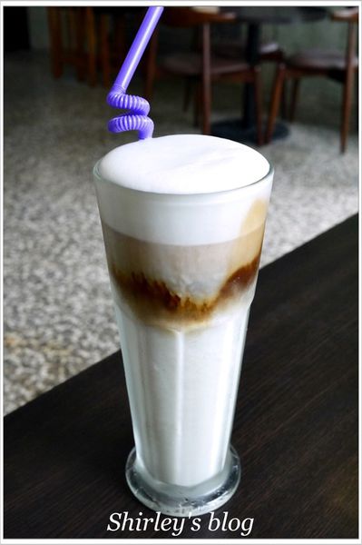 八塊畫室咖啡：桃園‧八塊畫室咖啡