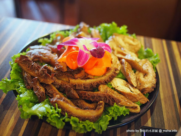 勾勾鍋 鴛鴦火鍋:【食記】台南go go hot pot 勾勾鍋鴛鴦火鍋@中西區 : 食材新鮮份量實在,CP值還頗高呢!