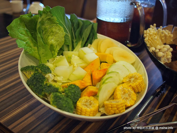 勾勾鍋 鴛鴦火鍋:【食記】台南go go hot pot 勾勾鍋鴛鴦火鍋@中西區 : 食材新鮮份量實在,CP值還頗高呢!