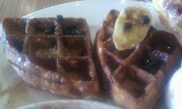 鯊魚咬吐司(苗栗頭份店)：二訪鯊魚咬吐司苗栗頭份店