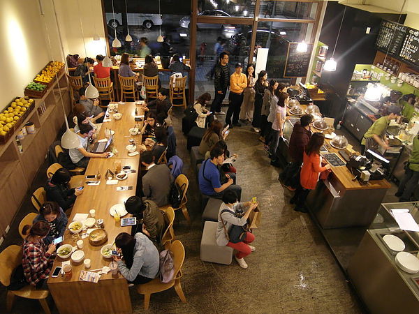 Journey Kaffe 覺旅咖啡：【西湖】覺旅咖啡-比臉更大的木碗沙拉