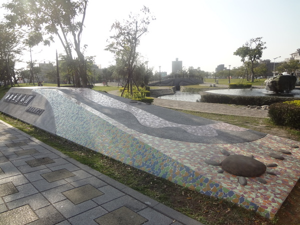 新都生態公園：1020129[官本金文愛台灣]新都生態公園藍天綠地水池海星小生態大玩樂