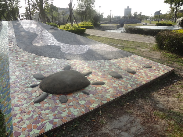 新都生態公園：1020129[官本金文愛台灣]新都生態公園藍天綠地水池海星小生態大玩樂