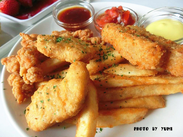 咖啡鑽：【台中食記】二訪!讓人難以忘懷的扎實感鬆餅@咖啡鑽