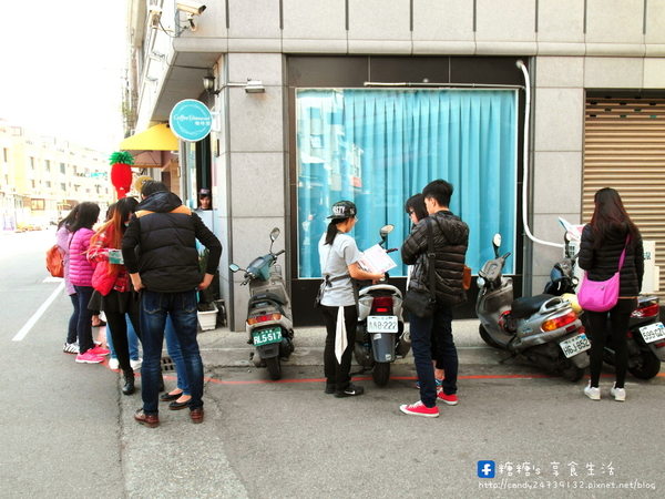 咖啡鑽：〖台中│美食〗咖啡鑽 ❤ 台中Number One鬆餅店果然名不虛傳!!厚度，香氣，美味通通都是鑽石頂級的享受!!