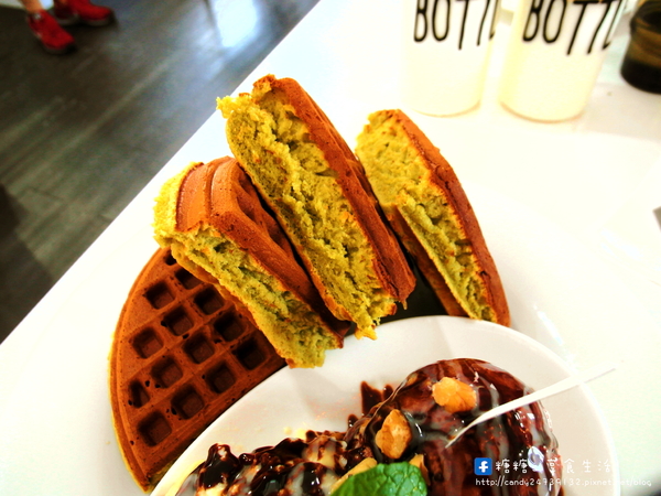 咖啡鑽：〖台中│美食〗咖啡鑽 ❤ 台中Number One鬆餅店果然名不虛傳!!厚度，香氣，美味通通都是鑽石頂級的享受!!