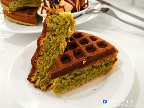 咖啡鑽：〖台中│美食〗咖啡鑽 ❤ 台中Number One鬆餅店果然名不虛傳!!厚度，香氣，美味通通都是鑽石頂級的享受!!