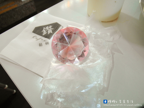 咖啡鑽：〖台中│美食〗咖啡鑽 ❤ 台中Number One鬆餅店果然名不虛傳!!厚度，香氣，美味通通都是鑽石頂級的享受!!