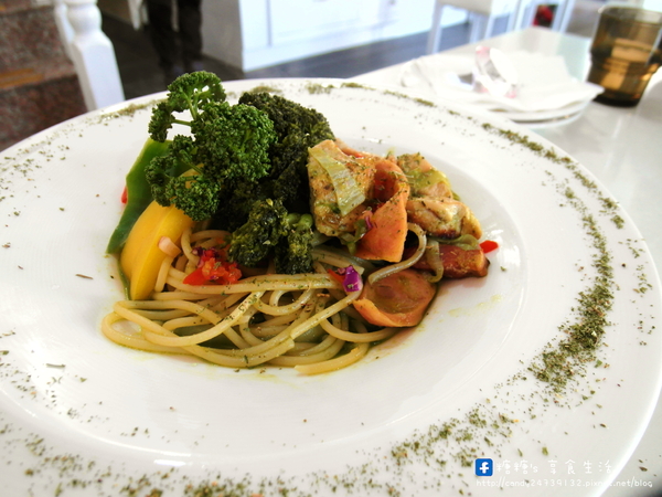 咖啡鑽：〖台中│美食〗咖啡鑽 ❤ 台中Number One鬆餅店果然名不虛傳!!厚度，香氣，美味通通都是鑽石頂級的享受!!