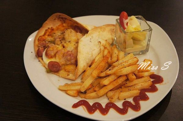 1503995_10201143181085675_792795143_n