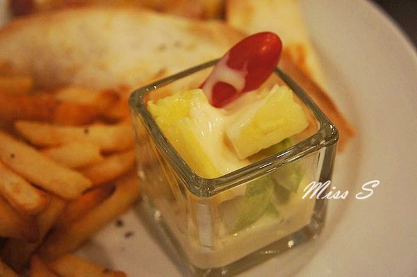 1546434_10201143182605713_1210879479_n