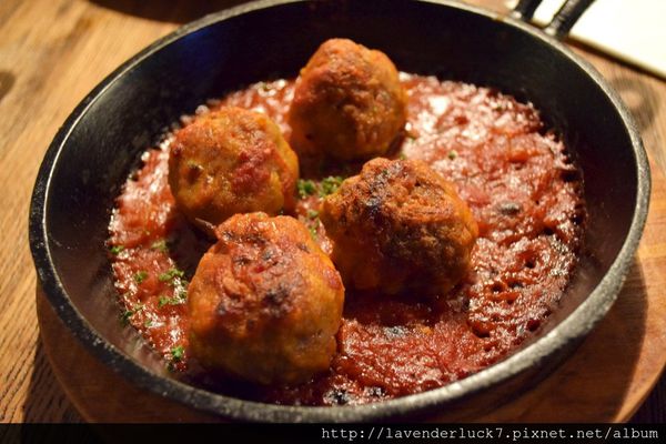 La MESA 西班牙餐廳：La MESA 西班牙餐廳!以酒入菜的道地口味