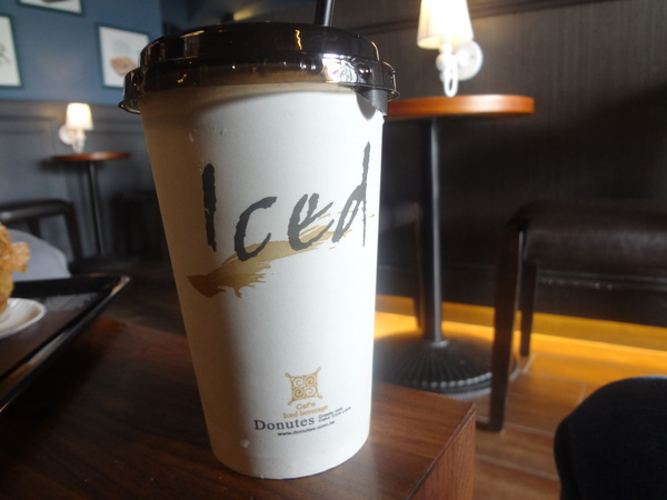 多那之咖啡(斗六旗艦店)：1021008[官本金文愛台灣]孔雀藍系多那之咖啡蛋糕烘焙斗六旗艦店好吃泡芙大的像酥皮濃湯貴族享受平價消費