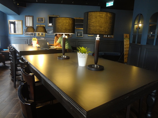 多那之咖啡(斗六旗艦店)：1021008[官本金文愛台灣]孔雀藍系多那之咖啡蛋糕烘焙斗六旗艦店好吃泡芙大的像酥皮濃湯貴族享受平價消費