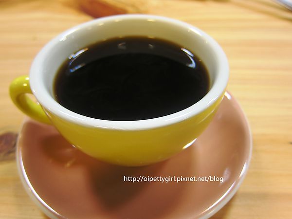 Picturesque 塗鴉空間書店(長榮2店):台南東區❤塗鴉空間書店長榮店。Picturesque【愛評柒拾陸卷】