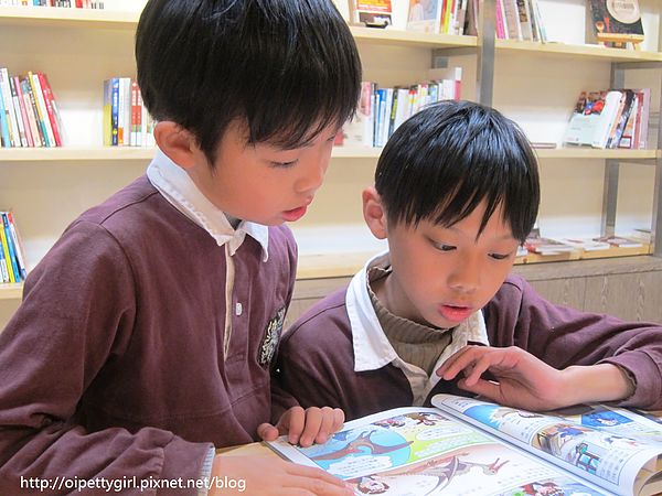 Picturesque 塗鴉空間書店(長榮2店):台南東區❤塗鴉空間書店長榮店。Picturesque【愛評柒拾陸卷】