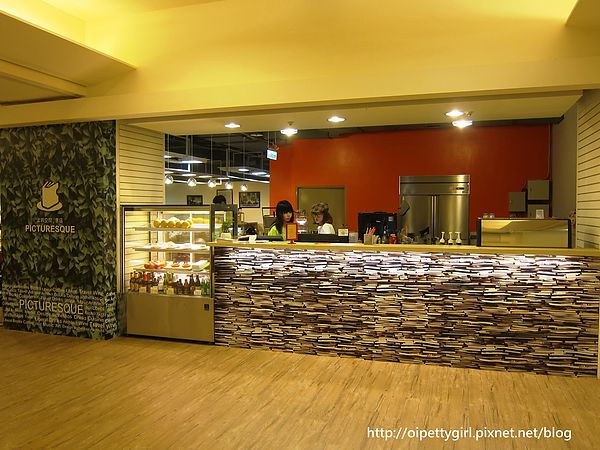 Picturesque 塗鴉空間書店(長榮2店):台南東區❤塗鴉空間書店長榮店。Picturesque【愛評柒拾陸卷】