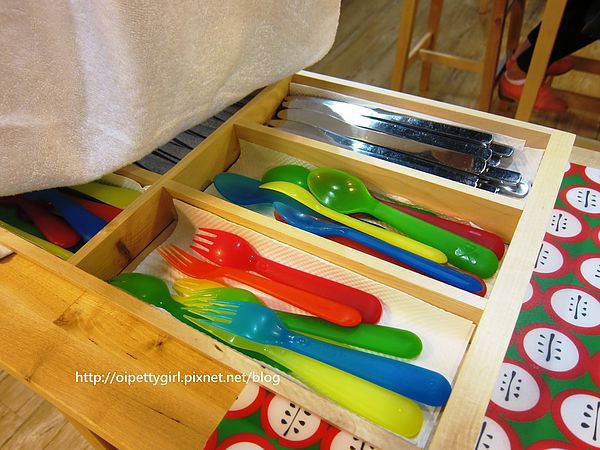 Picturesque 塗鴉空間書店(長榮2店):台南東區❤塗鴉空間書店長榮店。Picturesque【愛評柒拾陸卷】