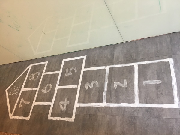 蛙喜廚房：[捷運松江南京站食記] 隱藏在松江路巷內的＂蛙喜廚房＂親子主題餐廳＊很吸晴又溫馨一起來享樂吧！