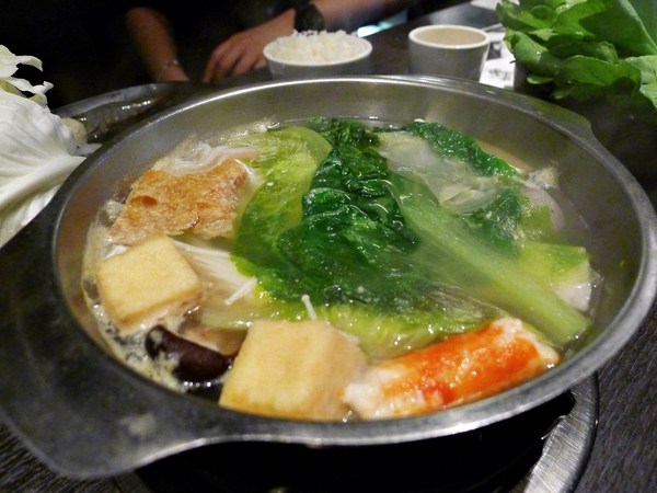 輕井澤鍋物:【高雄】輕井澤鍋物.$220平價人氣鍋物.桑尼受不了美食