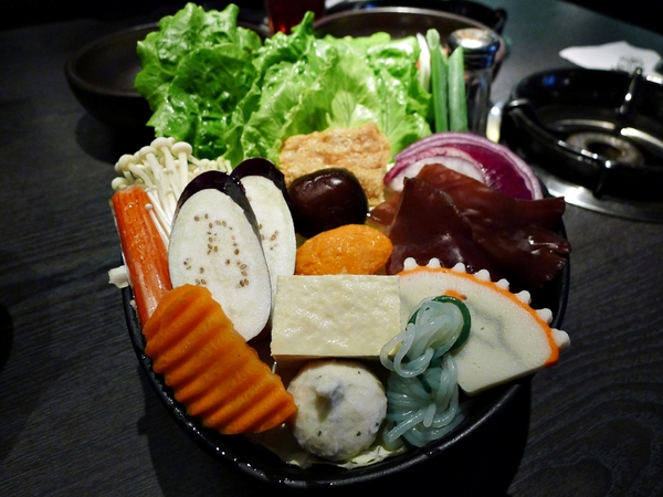 輕井澤鍋物:【高雄】輕井澤鍋物.$220平價人氣鍋物.桑尼受不了美食