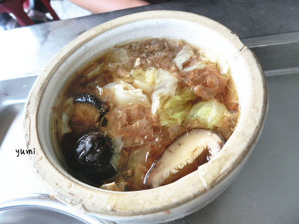 阿彰飯担:【台中食記】在地人必吃!只賣中午的人氣排骨飯便當@阿彰飯担