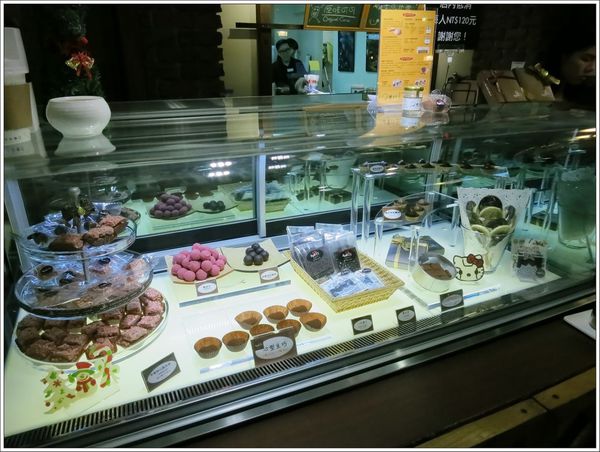 April's 花愛巧克力-巧克力櫃