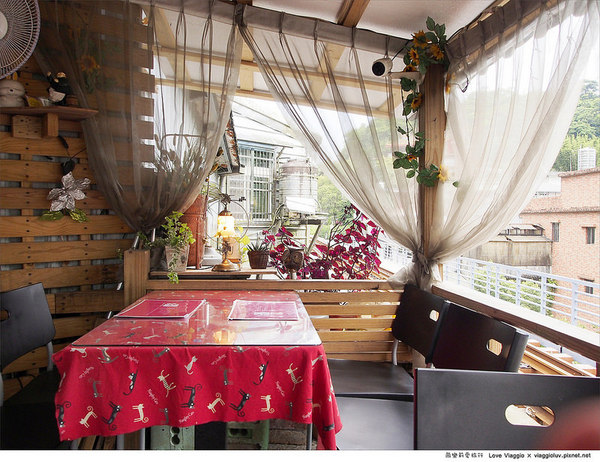 街角28:【台北 Taipei】平溪咖啡街角28 離火車最近的距離品嚐咖啡 Pinxi