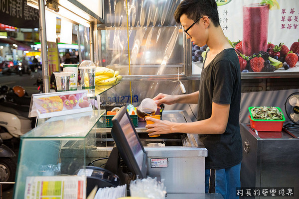 四季逗黑砂糖木瓜牛奶：【食記】｛高雄。苓雅區｝自強夜市裡的果汁調色盤四季逗好喝新鮮又健康