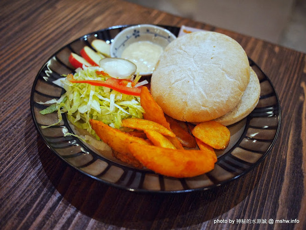 昨日花卷 跨界好食：【食記】台中西區-Offer oh 昨日花卷.跨界好食@草悟道 : 料理創意x口味獨家x環境舒適的無國界餐飲