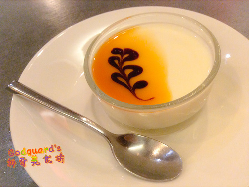 昨日花卷 跨界好食：(食記)[台中市西區] 好澎湃的大卷兒～祕凍滷牛肉花卷套餐——昨日花卷