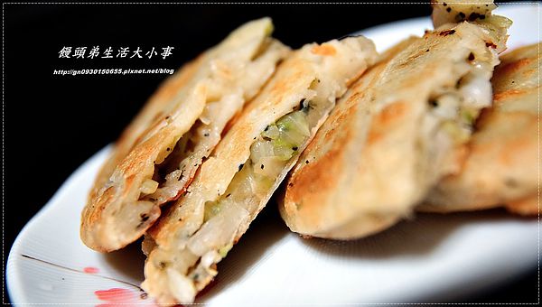 老克明蔥油餅:【老克明】妳有吃過會爆蔥的蔥油餅嗎??讓妳每口都是好滋味