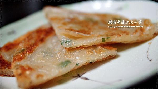 老克明蔥油餅:【老克明】妳有吃過會爆蔥的蔥油餅嗎??讓妳每口都是好滋味