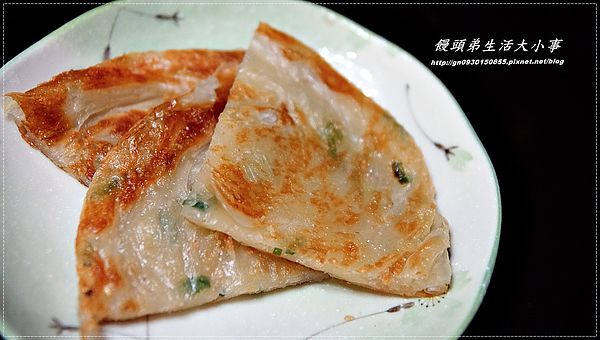 老克明蔥油餅:【老克明】妳有吃過會爆蔥的蔥油餅嗎??讓妳每口都是好滋味