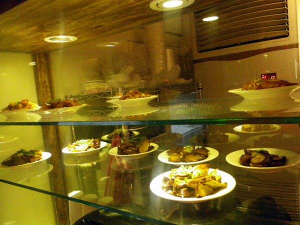 赤初 杭州酒釀麻辣麵食：九十高齡的老爺爺都在排隊『赤初-杭州酒釀麻辣麵食』硬是要得