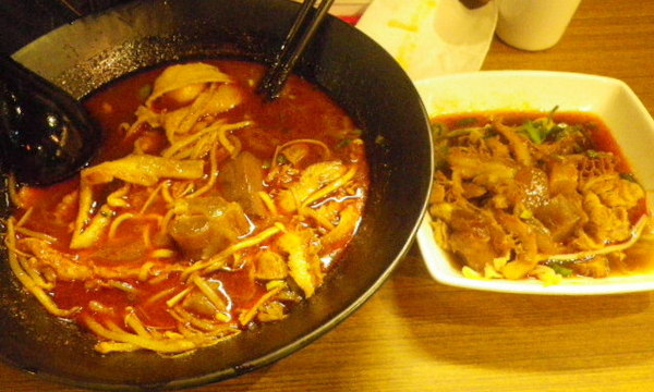 赤初 杭州酒釀麻辣麵食：九十高齡的老爺爺都在排隊『赤初-杭州酒釀麻辣麵食』硬是要得