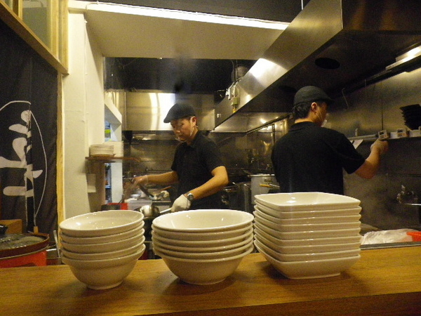 赤初 杭州酒釀麻辣麵食：九十高齡的老爺爺都在排隊『赤初-杭州酒釀麻辣麵食』硬是要得