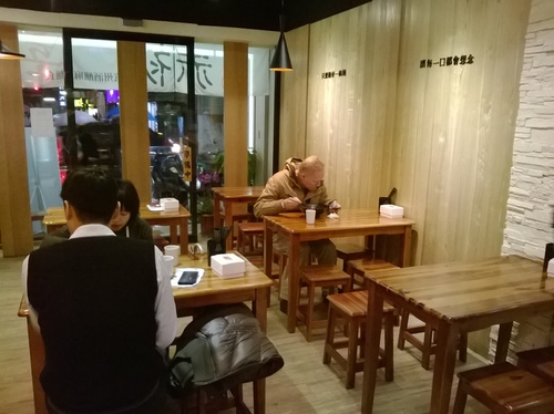 赤初 杭州酒釀麻辣麵食：辣得過癮~超級滿足~赤初-杭州酒釀麻辣麵食