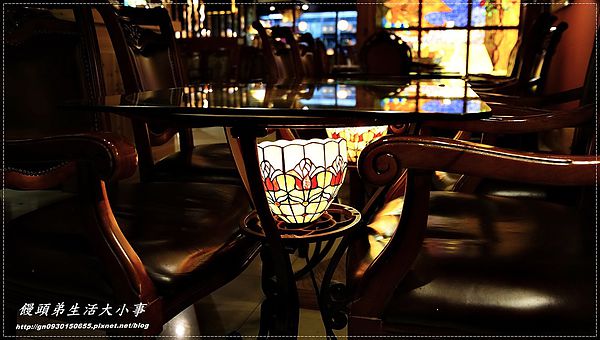 Murano 莫拉諾精品咖啡:【食記/台北市】什麼??這裡是喝下午茶的地方還是賣燈♪♪莫拉諾 Murano♪♪